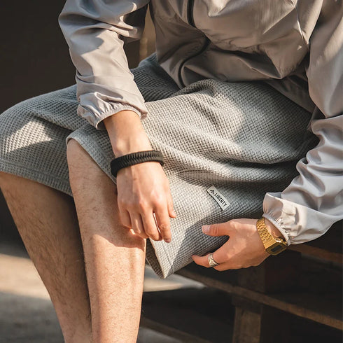 Retro Loose Waffle Cargo Shorts with elastic waistband and spacious pockets, ideal for summer wear.